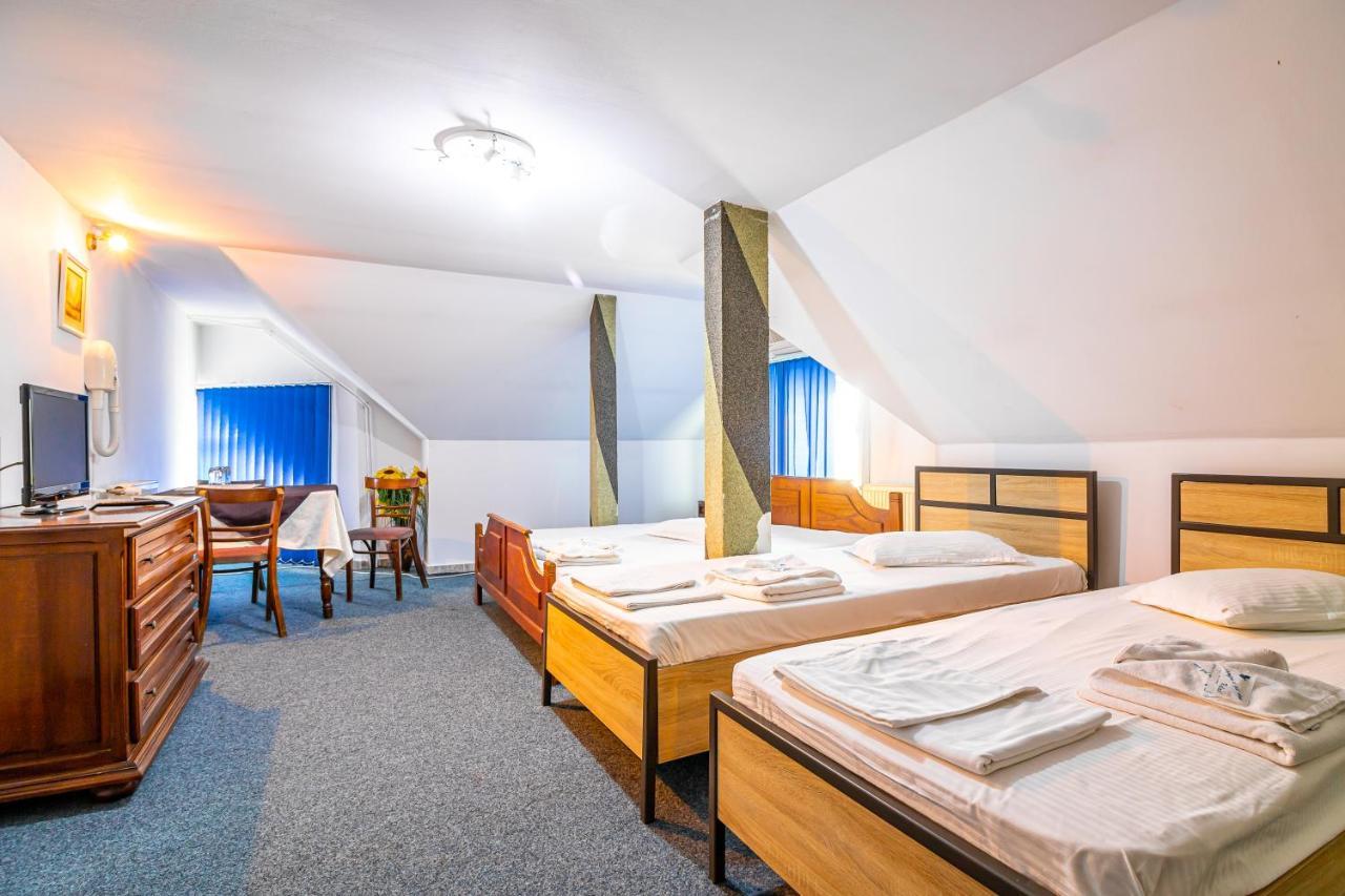 Motel Dasiana Тиргу-Жіу Екстер'єр фото