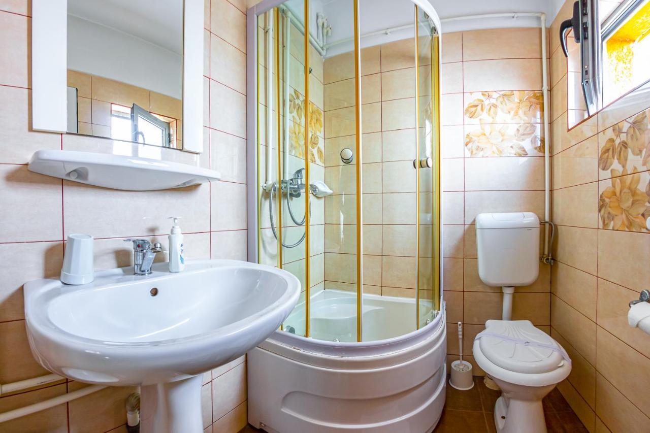 Motel Dasiana Тиргу-Жіу Екстер'єр фото