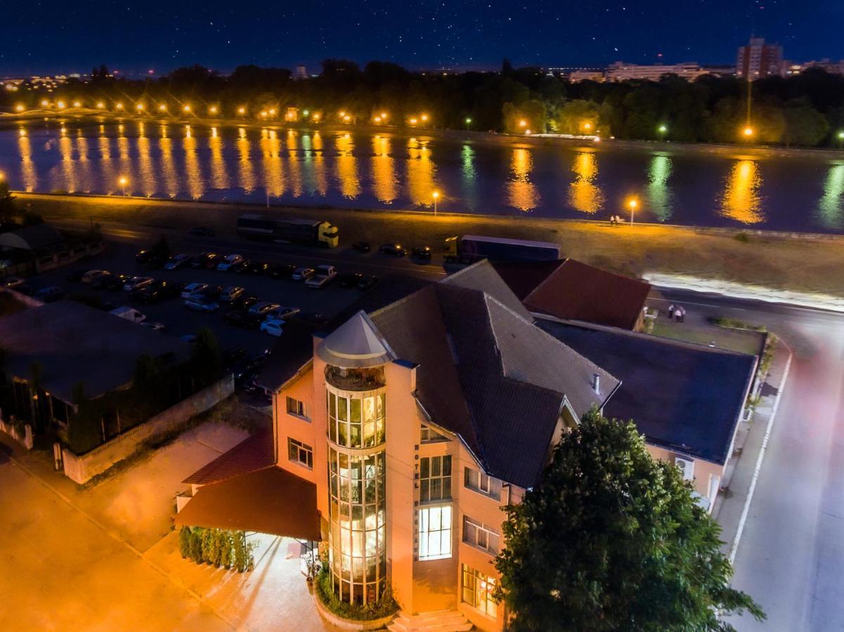 Motel Dasiana Тиргу-Жіу Екстер'єр фото