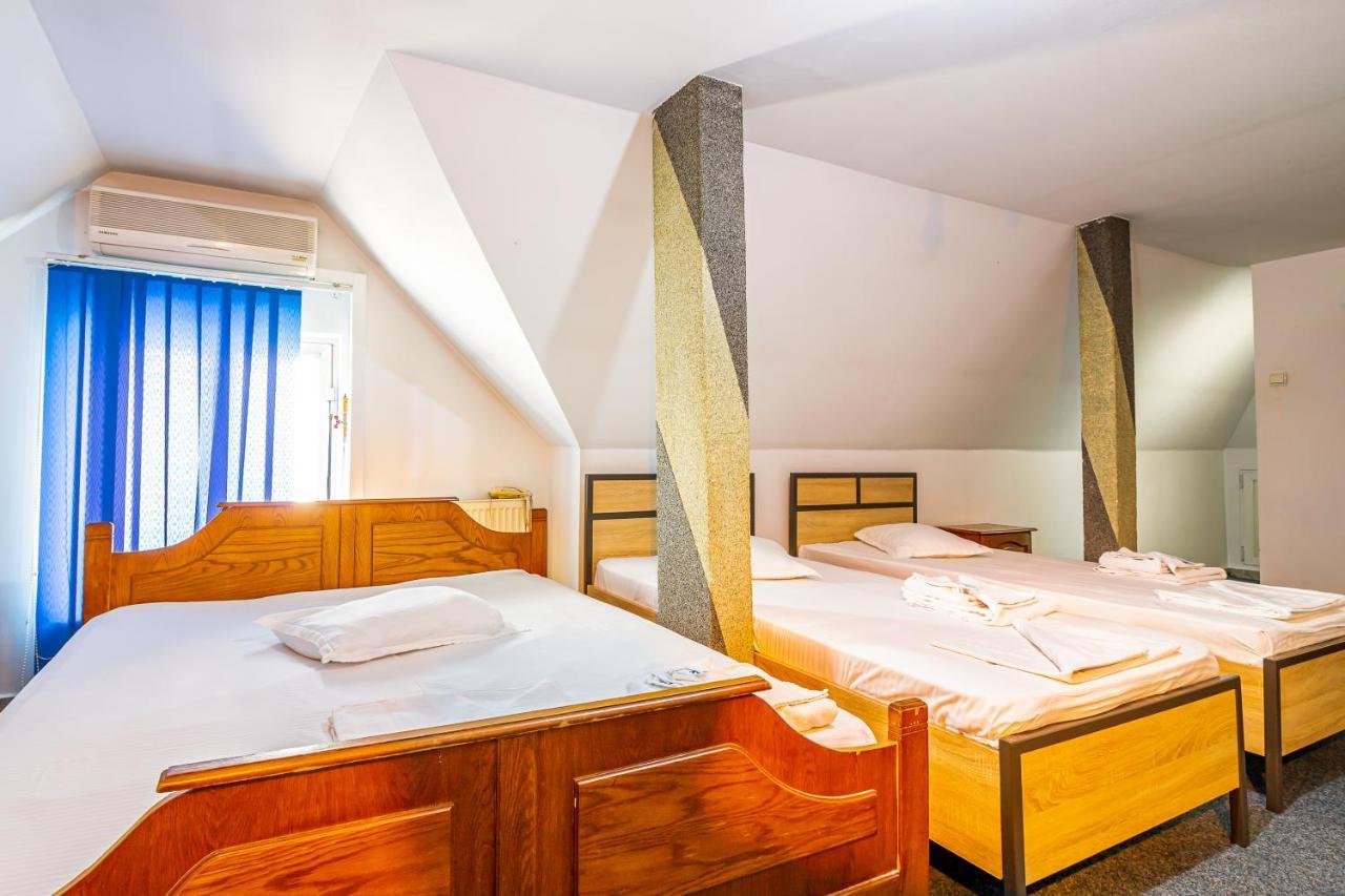 Motel Dasiana Тиргу-Жіу Екстер'єр фото