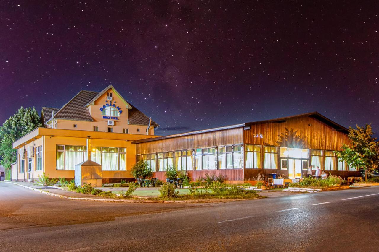 Motel Dasiana Тиргу-Жіу Екстер'єр фото