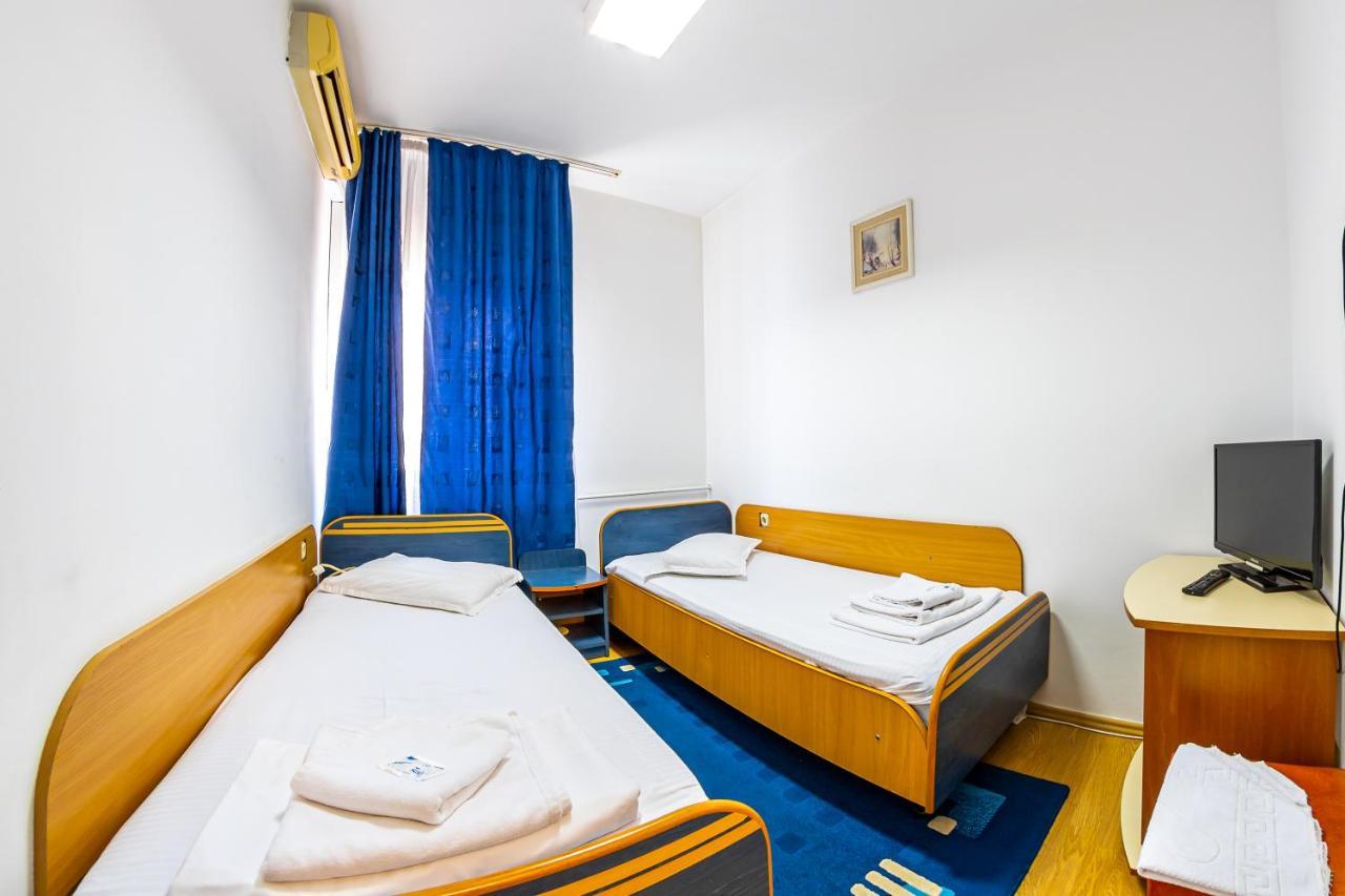 Motel Dasiana Тиргу-Жіу Екстер'єр фото