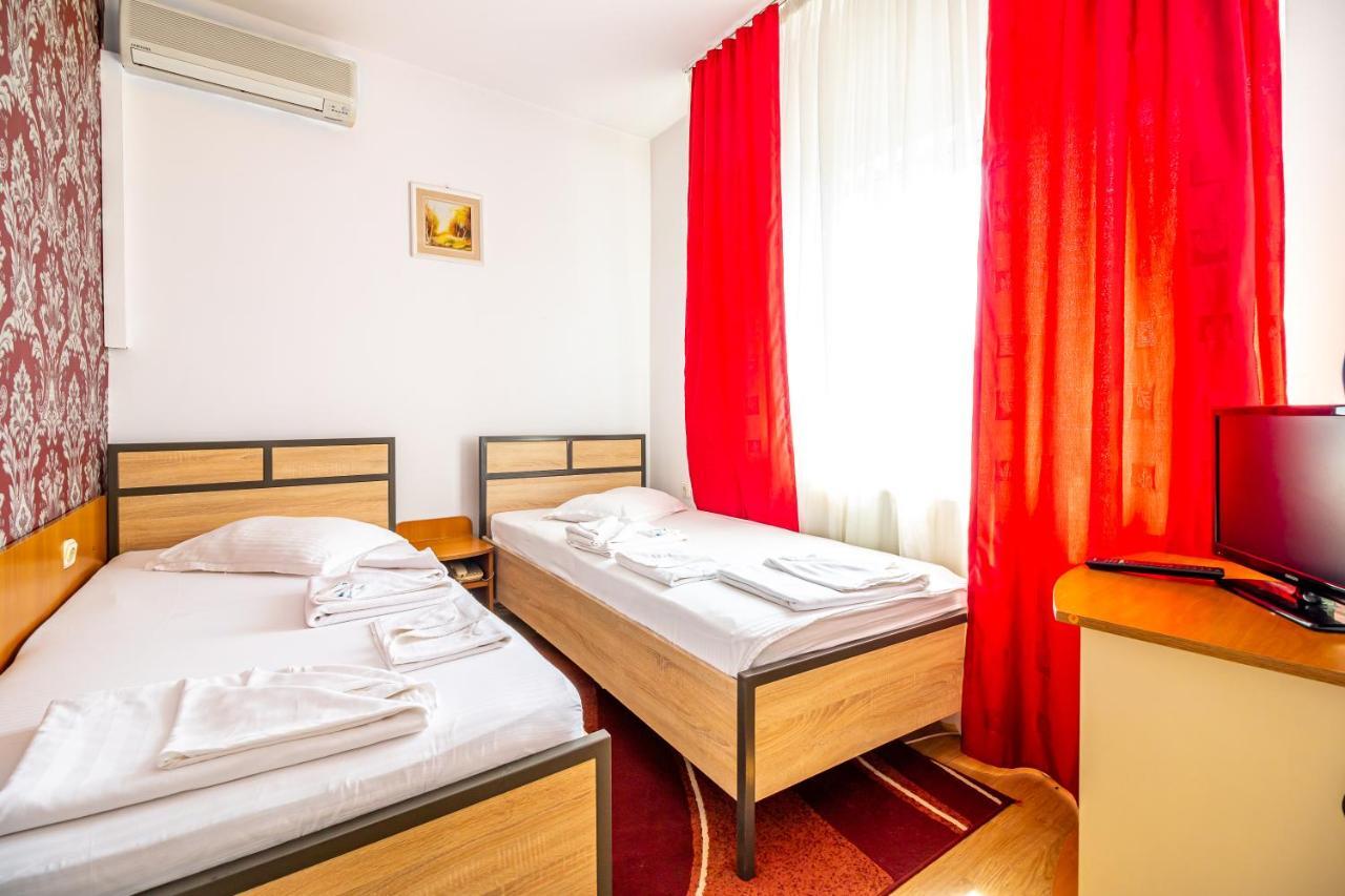 Motel Dasiana Тиргу-Жіу Екстер'єр фото